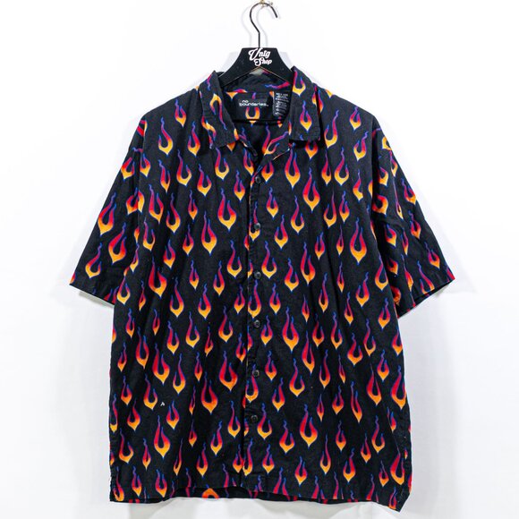 No Boundaries Flames AOP Short Sleeve Button Camp Shirt XL Y2K Skater Streetwear - Picture 1 of 5